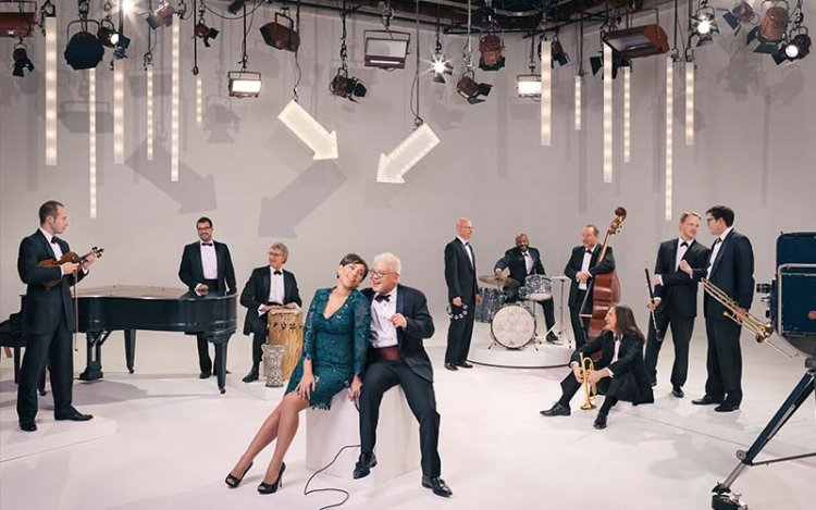 Pink Martini featuring China Forbes. Photo courtesy of Edmondscenterforthearts.org